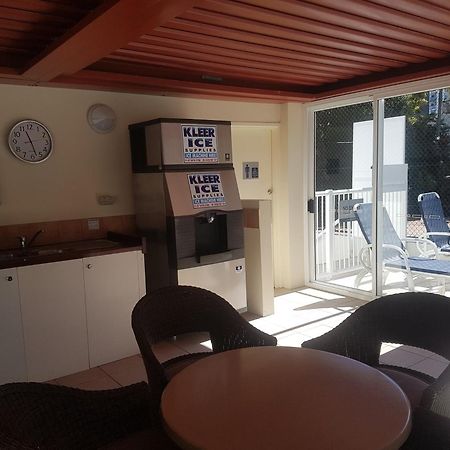 Surfers/Broadbeach Pool View. Free Parking & Wifi Gold Coast Bagian luar foto