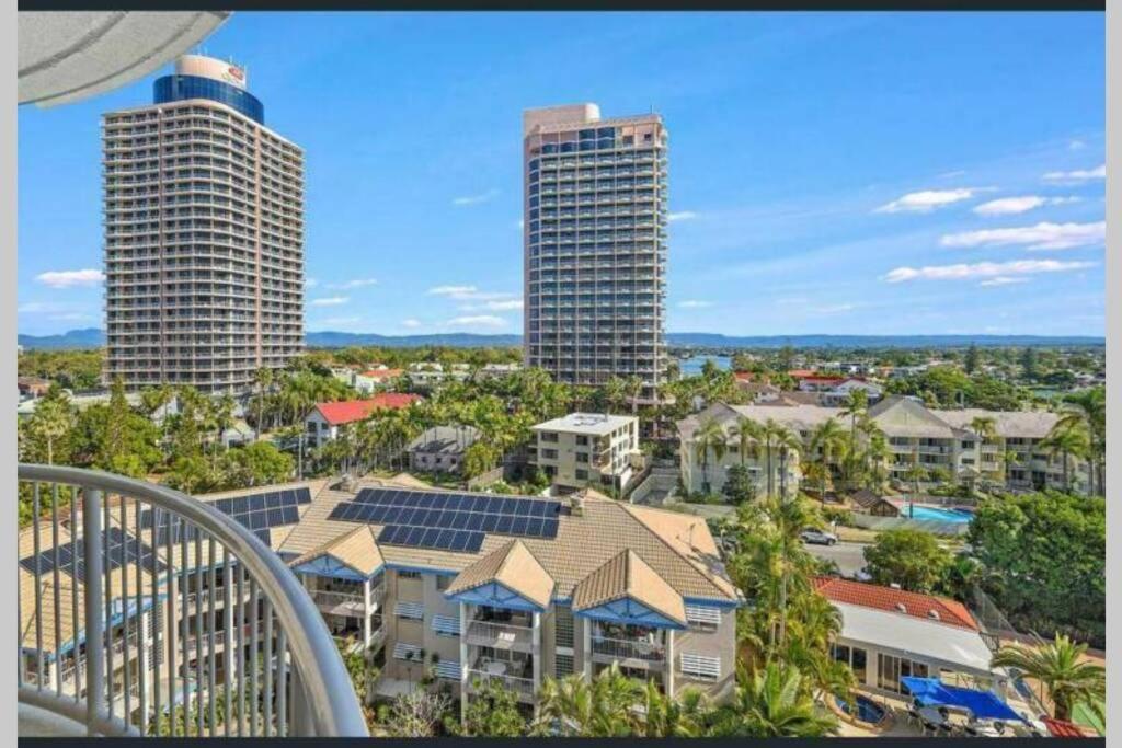 Surfers/Broadbeach Pool View. Free Parking & Wifi Gold Coast Bagian luar foto