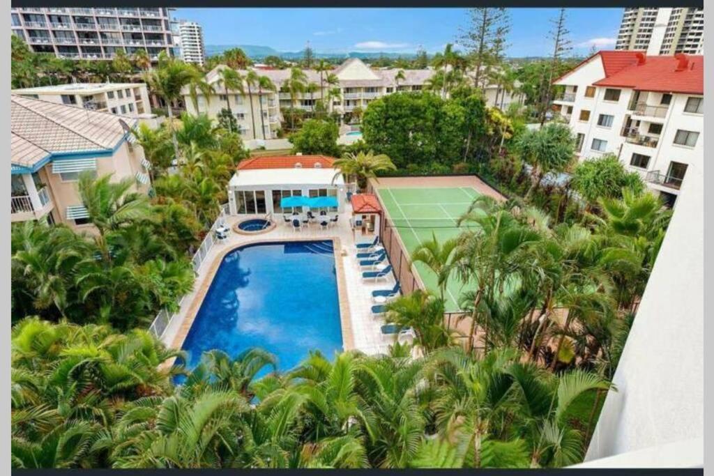 Surfers/Broadbeach Pool View. Free Parking & Wifi Gold Coast Bagian luar foto